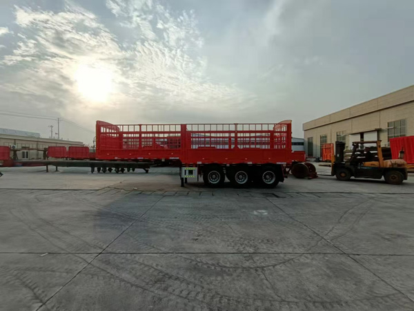 仓栅式运输半挂车